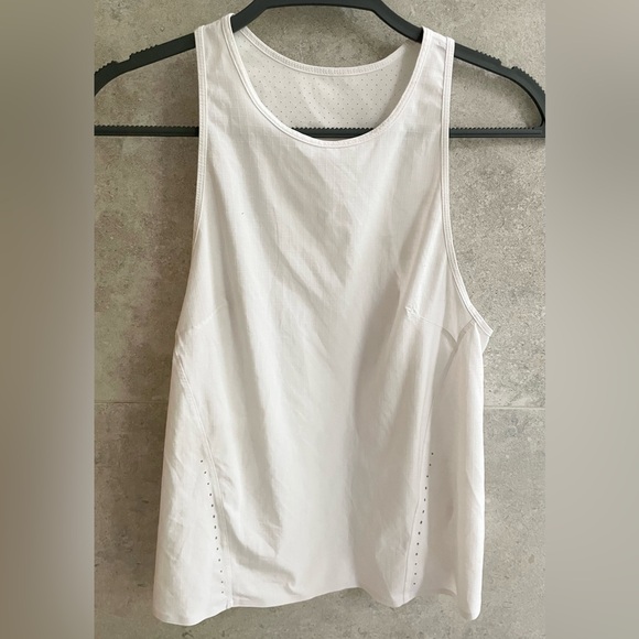 Lululemon Lightweight Stretch Running Tank Top (2) - Picture 5 of 7